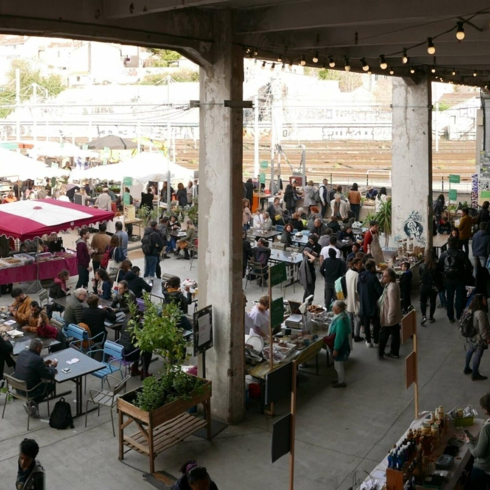 Reportage sur le Grand Marché de la Friche Belle de Mai